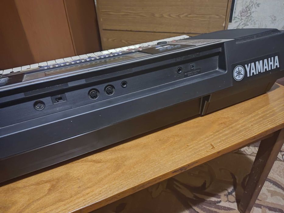 Синтезатор Yamaha PSR 550-USB (продается самовывозом)