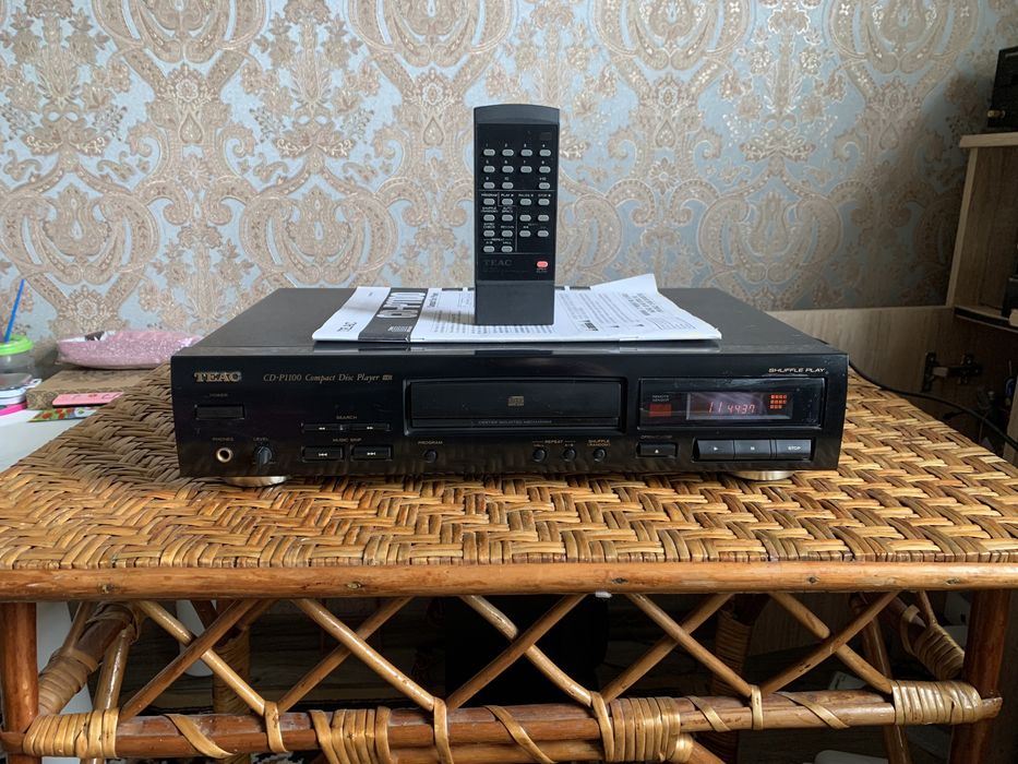 CD програвач Teac CD-P1100