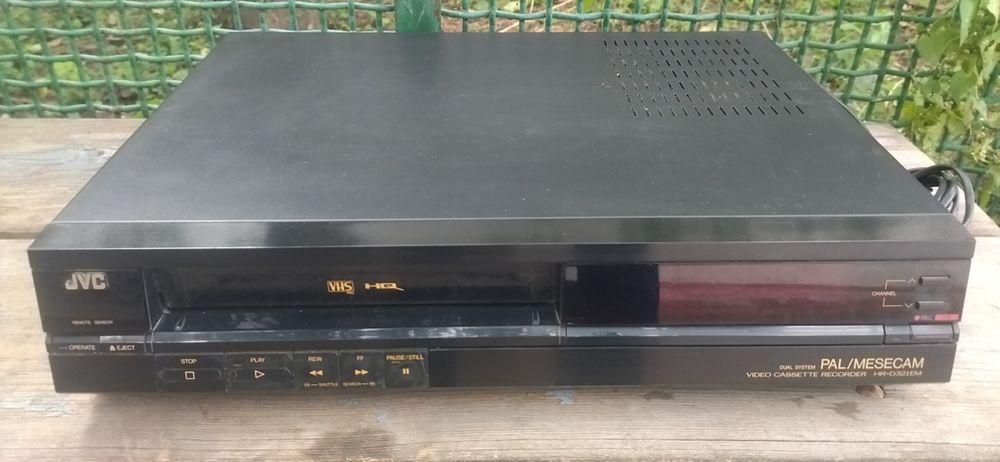 Відеомагнітофон JVC HR-D321EM
