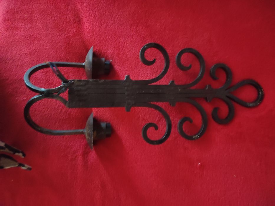 Candeeiros (apliques) de parede em ferro forjado (1 par ).