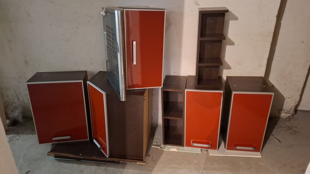 Meble kuchenne wiszące z okapem- Dostępne do soboty