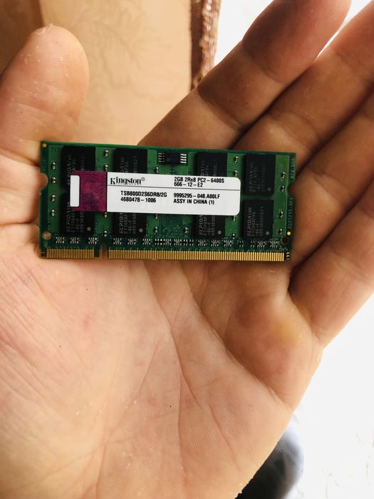 Продам ссд-250гб оперативна память-2гб дисковод.