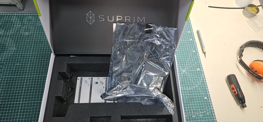 Коробки от видеокарт MSI  RTX 5090 количество