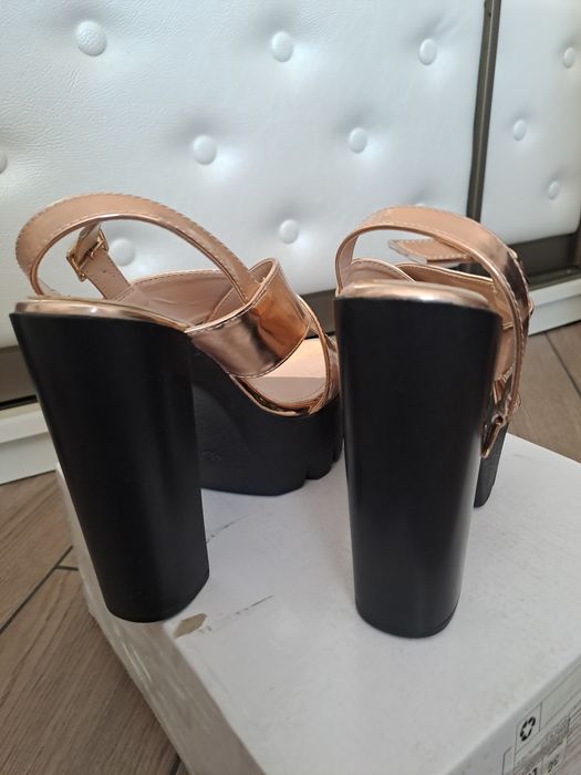 Босоніжки туфлі нові 35 розмір