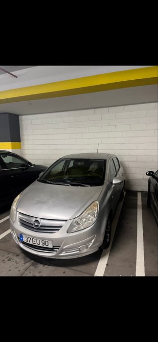 Opel corsa d em bom estado 2100€