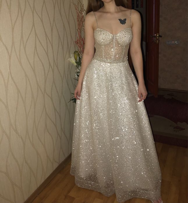 Випускна сукня