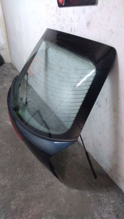 Tampa Da Mala Fiat Brava (182_)