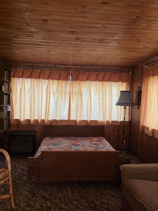 Продається затишна  дача газом,банею та лісом поруч.