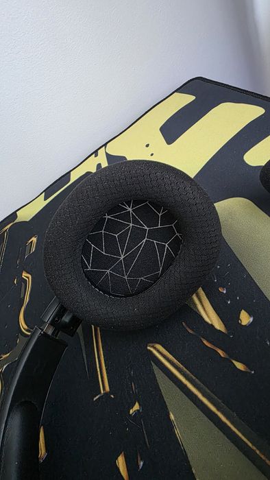 Słuchawki stellseries Arctis 1 i myszka logitech g102 lightsync.
