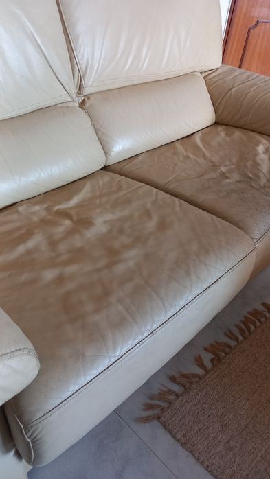 SOFÁ de pele com bancos extensiveis
