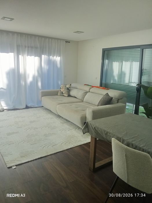 Arrenda-se apartamento