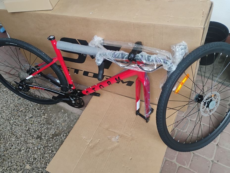 Nowy Gravel Storm focus 4.0 czerwony 56cm
