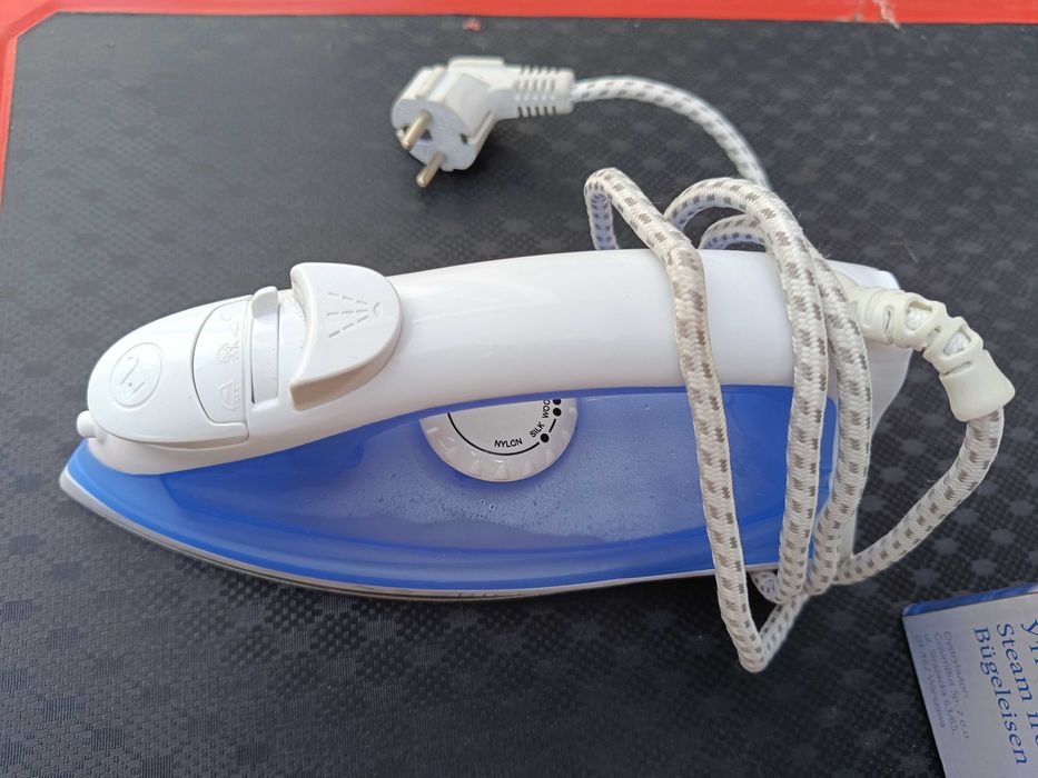 Żelazko parowe Ricco SW-105A