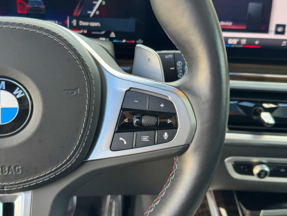 BMW X7 M60i      2024