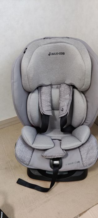 Продам зручне і надійне дитяче крісло Maxi Cosi