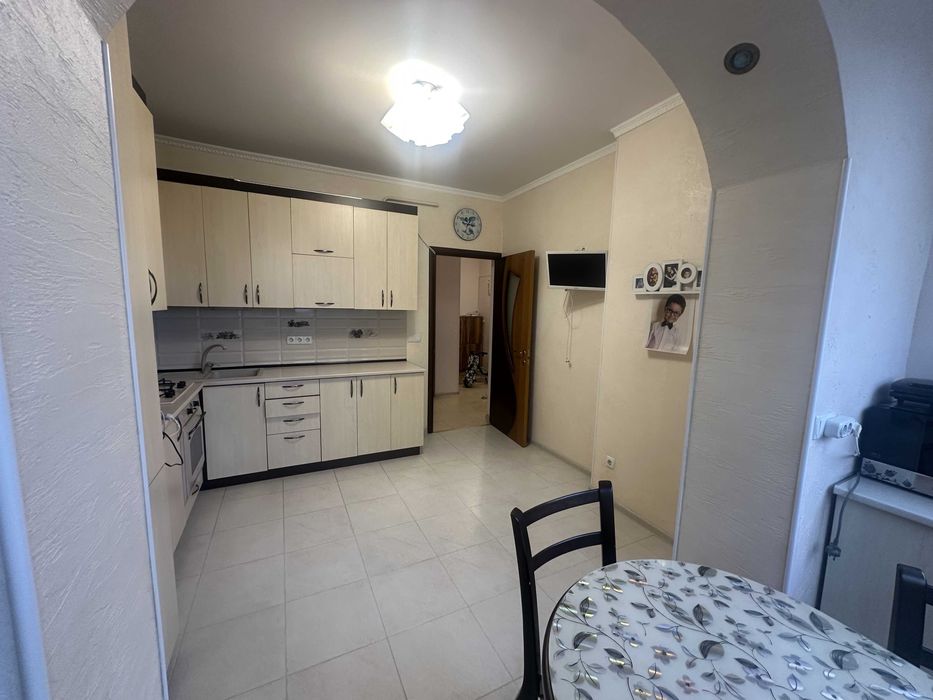 2х кім.квар. Вернісаж. Євроремонт.4 й поверх. АГВ .Держпрограми!!!