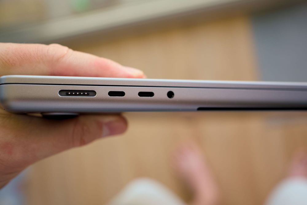 MacBook Pro 16” 2021 [M1 Pro][16GB][1TB][stan bardzo dobry] Space Gray