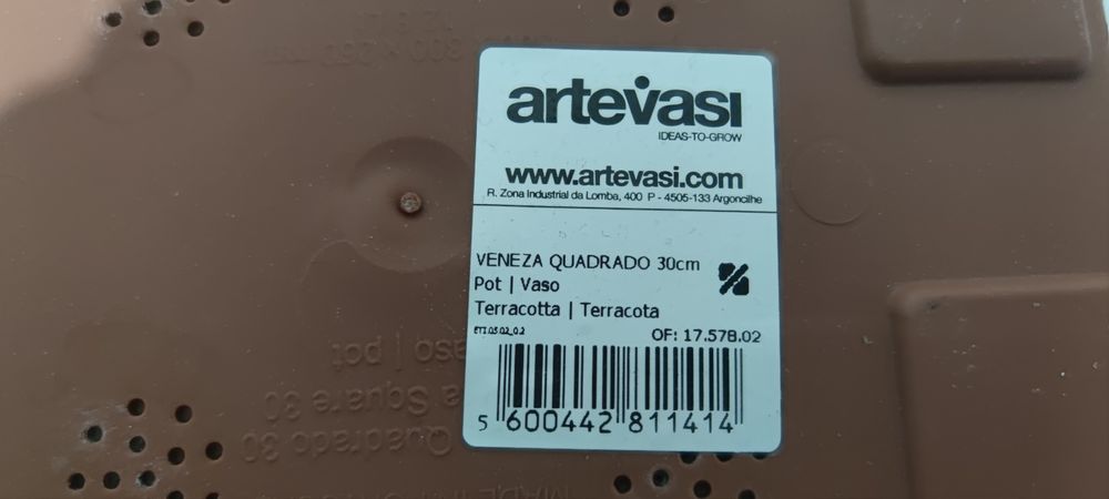 1 Floreira comprimento 30 cm x 30 cm