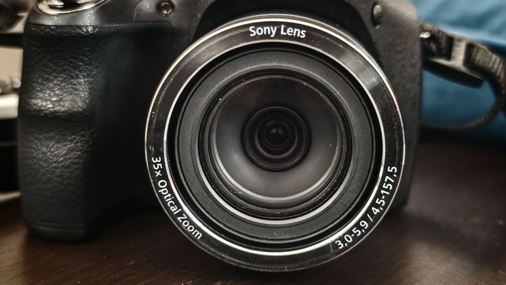 Câmara Sony Cyber-Shot DSC-H300