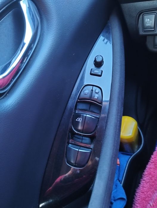 Ніссан ліф 2013 р