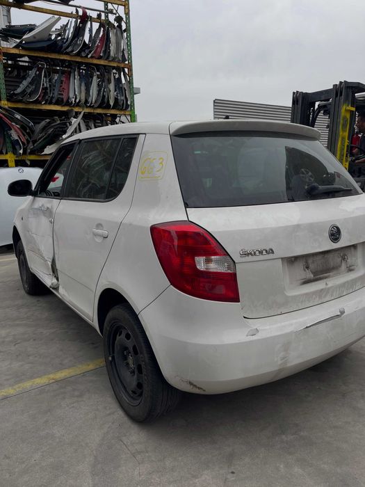 Skoda Fabia 2014 para peças