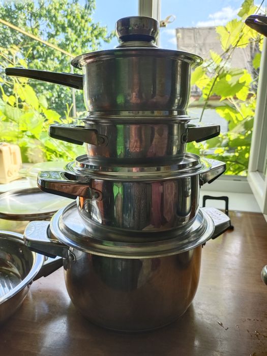 Тарелки,кувшин,блюдца,чашки, кастрюли, сковорода