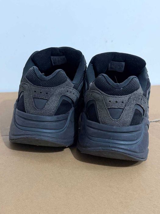 Adidas Yeezy Boost 700 V2 Premium Black