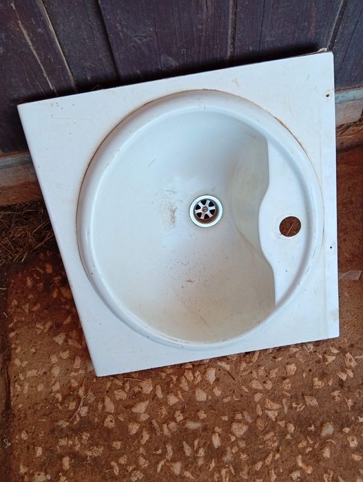 Vende se lavatório em fibra