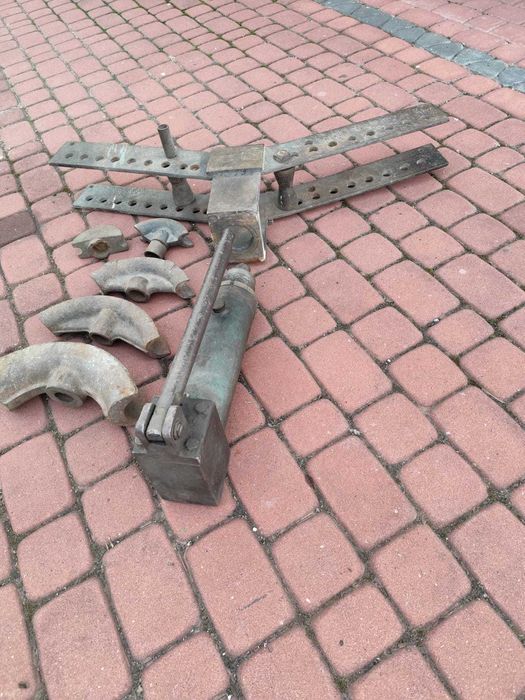 Giętarka do rur hydrauliczna
