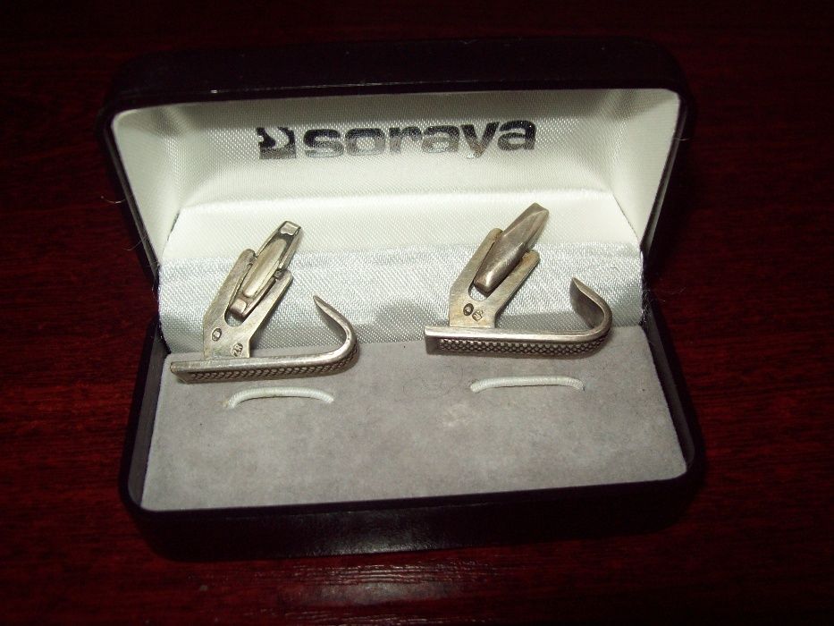 srebrne spinki do koszuli