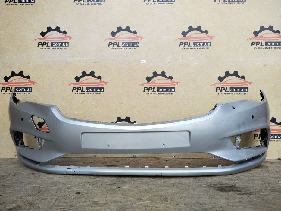 Opel Astra K 15-19 бампер передний 39052730