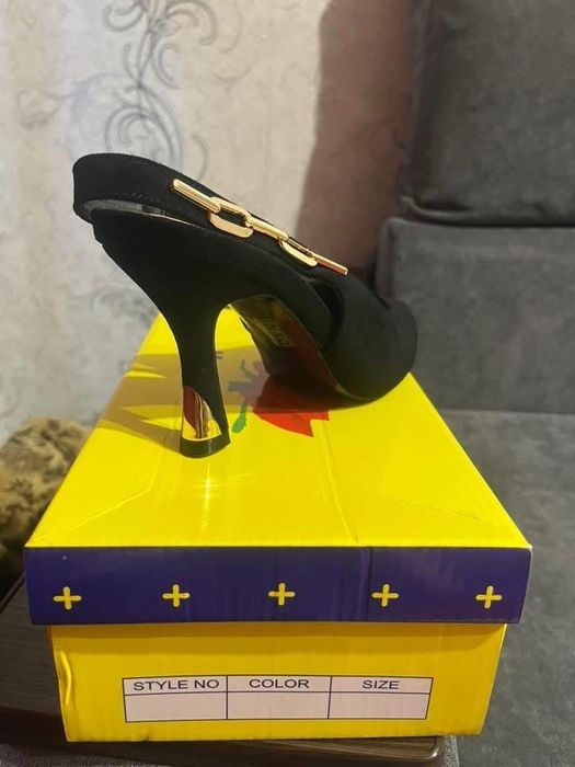 Продам нові туфлі 38розмір, каблук 7 см