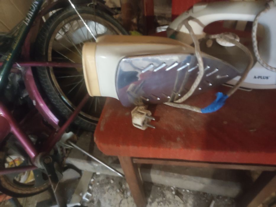Продам 2 утюга в хорошому стані