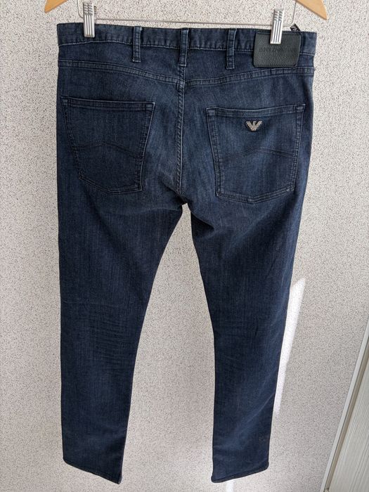 Джинси Armani.