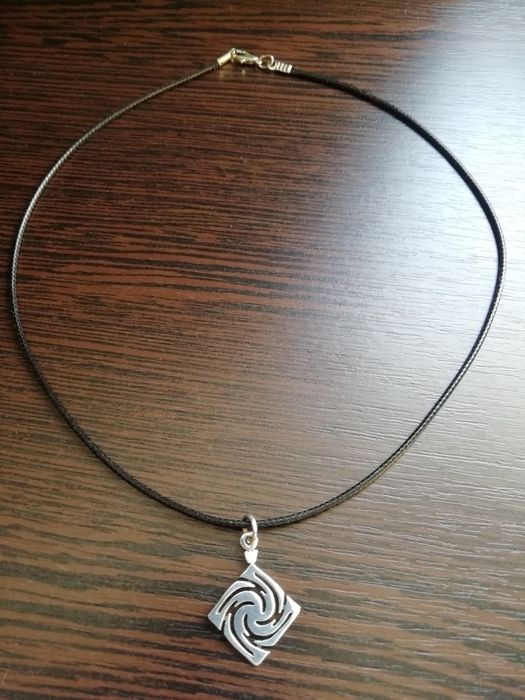 Серебряный кулон Знич