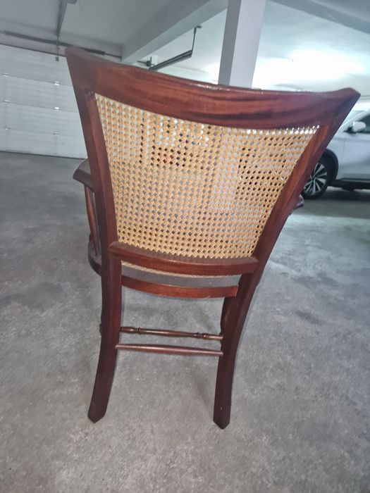 Vendo 1 cadeira em madeira e verga vintage