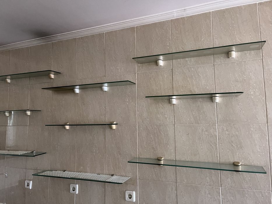 Prateleiras em vidro varias unidades 5€ cada