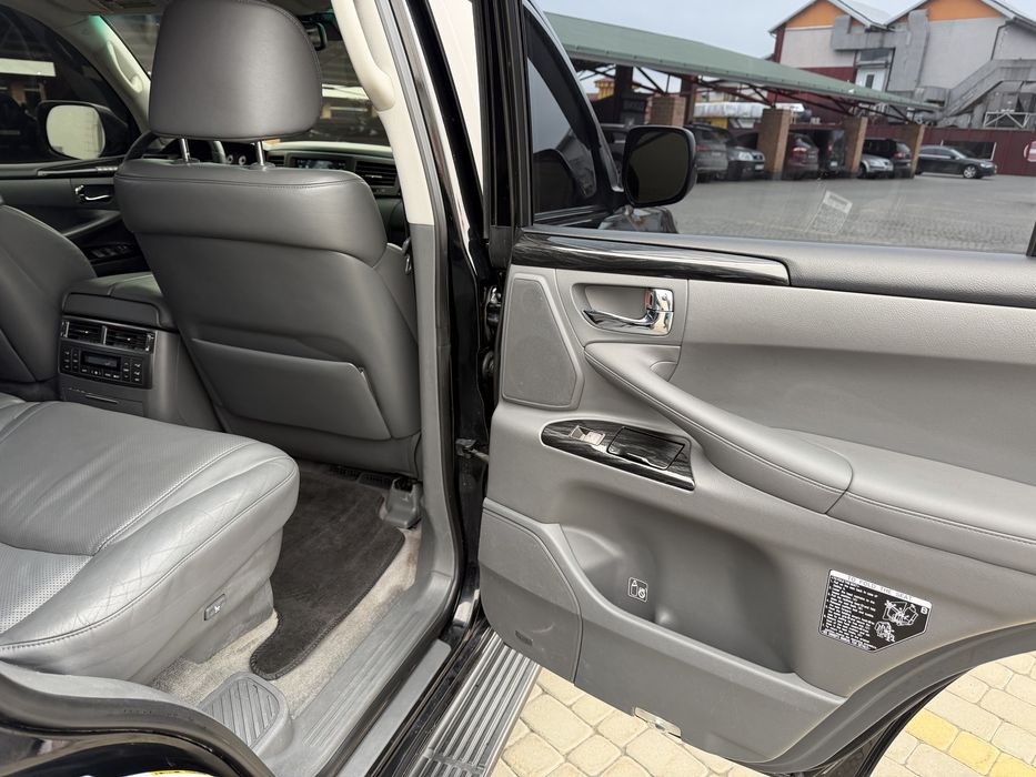 Продам авто Lexus LX570 F Sport