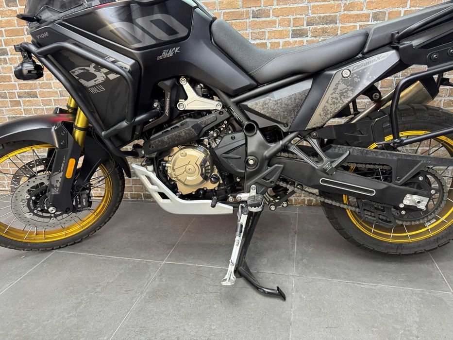 VOGE 800 RALLY 4 mil Kms OUT 25