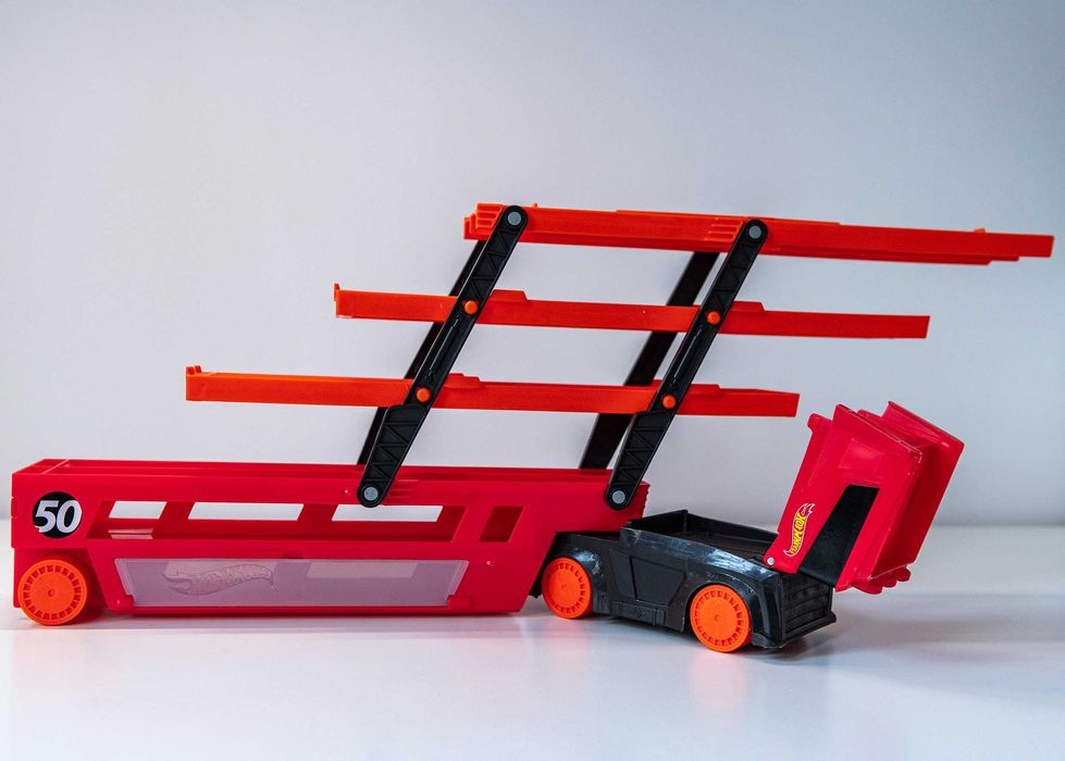 HOT WHEELS GHR48 Mega Transporter Laweta na 50 aut