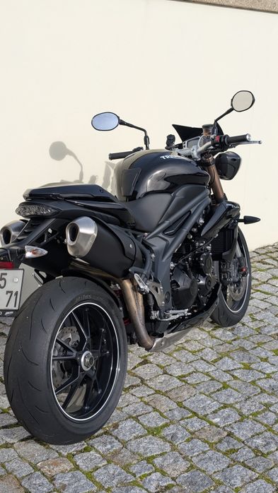 Triumph Speed Triple 1050 94