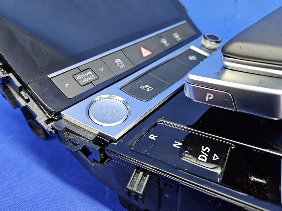 PANEL środkowy AUDI Q8 E-TRON mieszek wyświetlacz drive select mmi