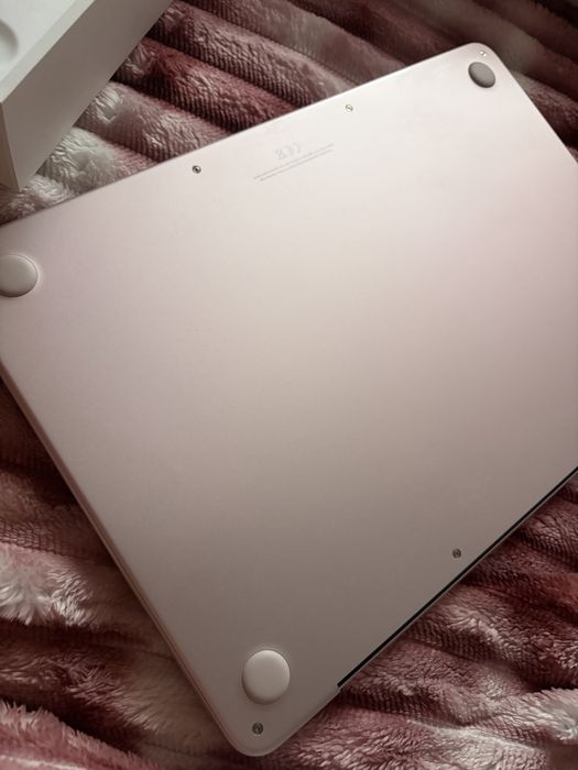 Macbook Neo Róż 8GB RAM. 512GB