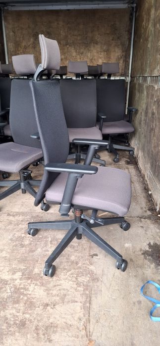 50 sztuk Fotel obrotowy z zagłówkiem Nowy Styl Intrata