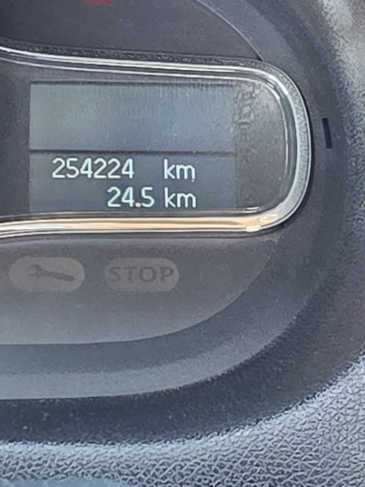 megane Coupe comercial