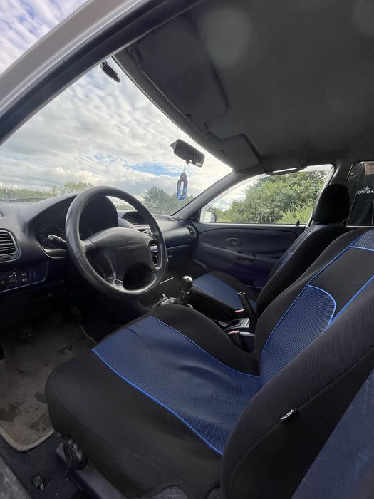 Поодам Mitsubishi Carisma 2000