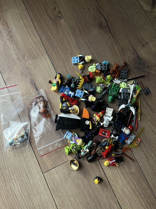 Mix figurek i akcesoriów Lego, na sztuki lub całościowo