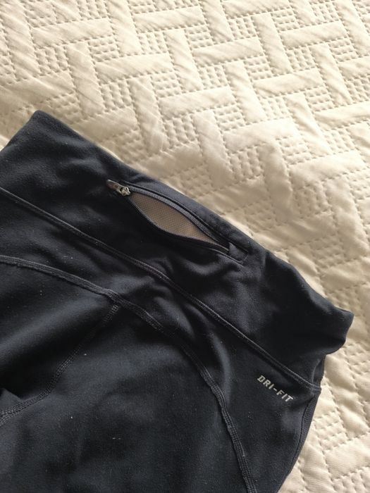 Czarne legginsy sportowe Nike