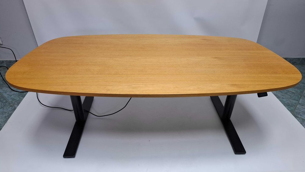 Biurko z elektryczną regulacji wysokości Kinnarps 180x80 buk naturalny