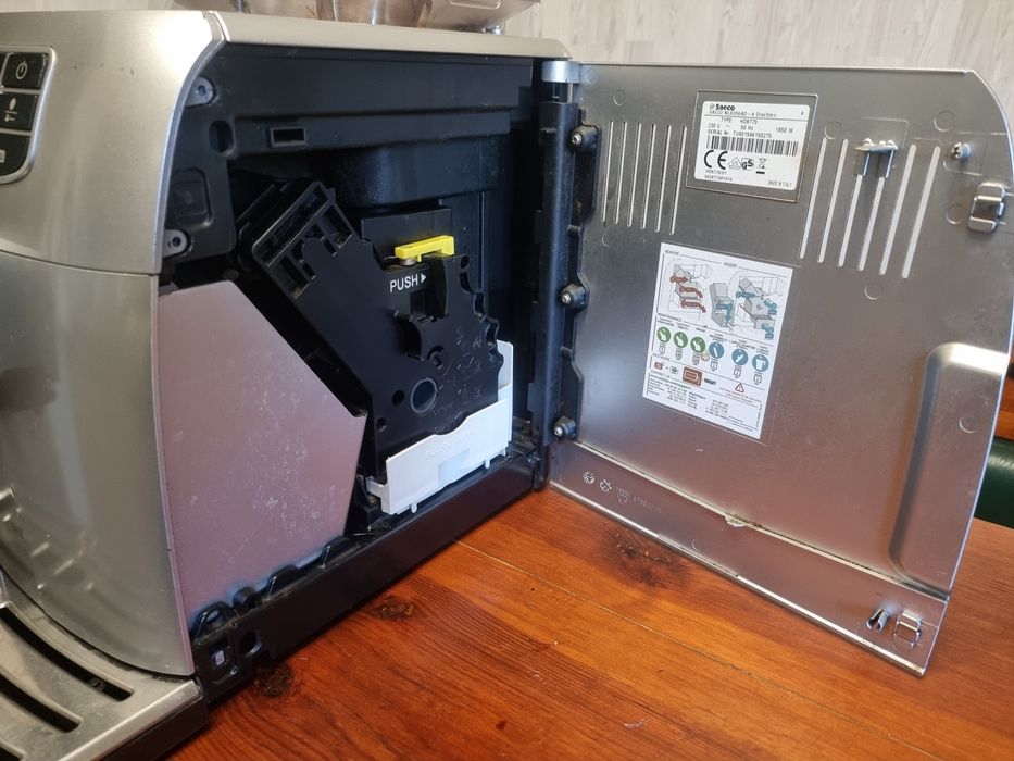 Кавомашина Saeco Intelia Evo Bella HD8770